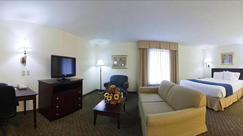 Готель Clarion Pointe-Dillard Near Blue Ridge Mountains Екстер'єр фото